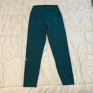 P’Tula Emily Legging, 23" length, in color Emerald Isle